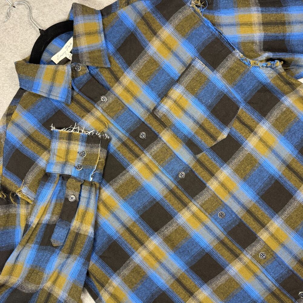 Emory Park Plaid Frayed Raw Hem Long Sleeve Button Front Shirt NWT Size Small